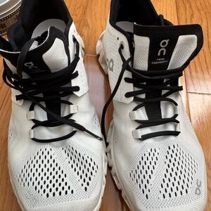 On Running Women’s X Cloud 2 Shoes size 8